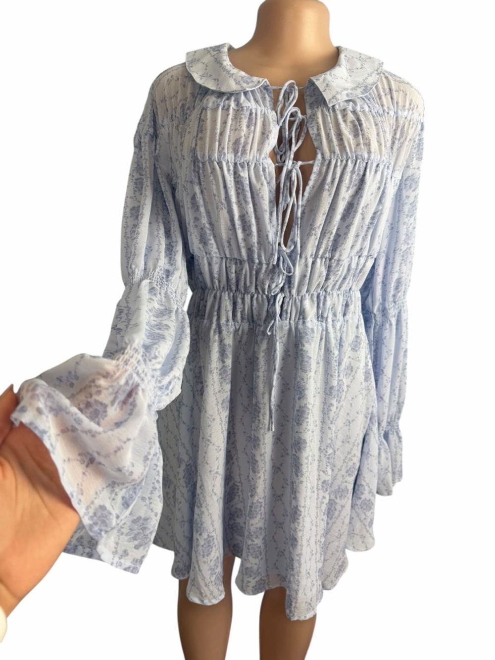 Kimchi Blue Lonie Smocked Mini Dress - Picture 4 of 11